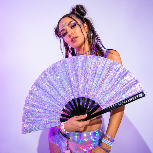 Festival model holding Amethyst Glow lilac glitter XL festival fan