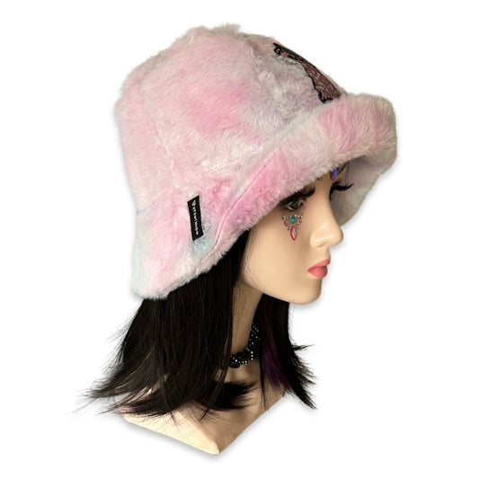 Handmade pastel pink tie dye furry bucket hat - Alien no bad trips